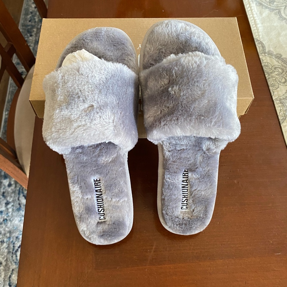Cushionaire women’s slippers